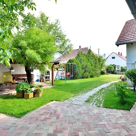 Levendula Vendeghaz Villa *