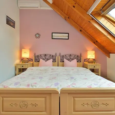 Levendula Vendeghaz * Lovas