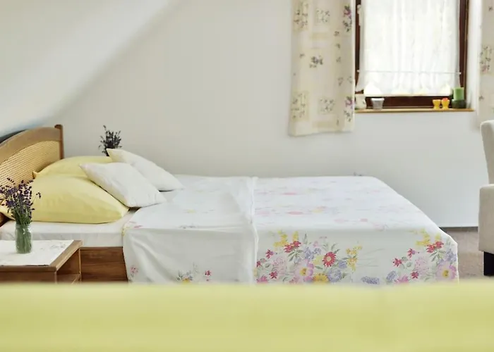 Levendula Villa Lovas