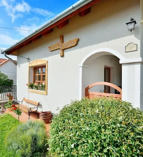 Levendula Villa Lovas